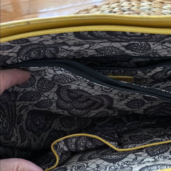 Carlos by Carlos Santana Vibrant Yellow and Pink shoulder bag with chain handle - Picture 7 of 10